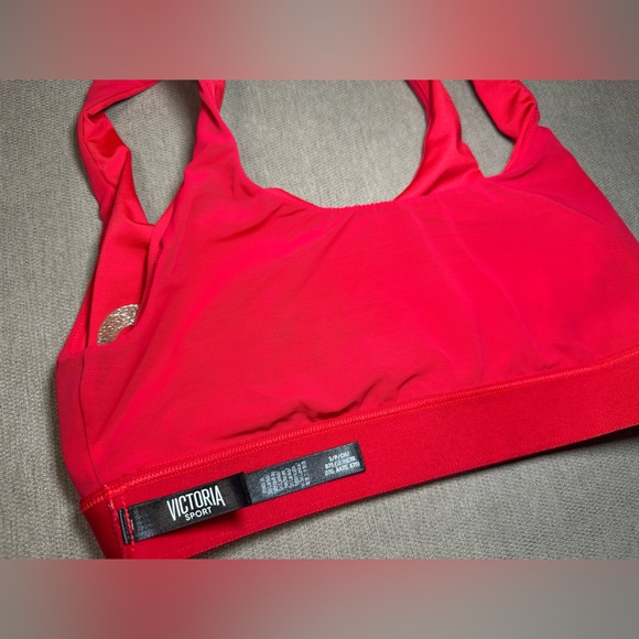 VICTORIA’S SECRET SPORT - Picture 3 of 3
